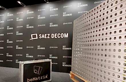 Saez DeCom acquires BeMatrix to build modular backdrops in Spain - Foto 1